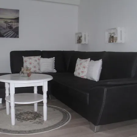 House Louise. * Risum-Lindholm